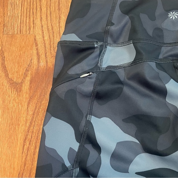 Athleta Camo Contender 7/8 Tights Pants size S - Picture 8 of 16